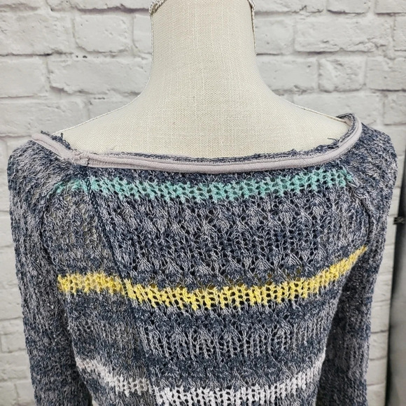 Free People Life's A Beach Open Knit Split Back Long Sleeve Top Sz Small - Picture 4 of 15